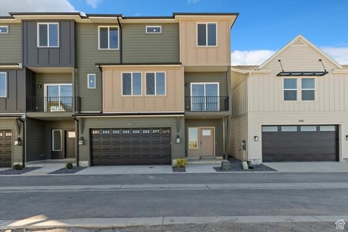831 S Greenway Dr, Springville, UT, 84663-3403 | Card Image