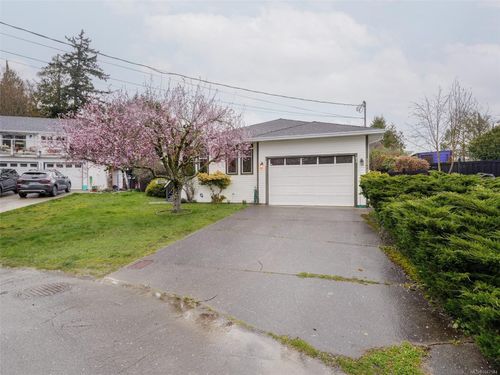 2011 Govenlock Pl, Sooke, BC, V9Z0M8 | Card Image