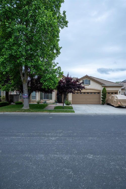 2162 Everglade Ave, Clovis, CA, 93619 | Card Image