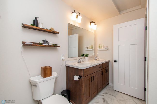 Hollywood Full Bath | Image 26