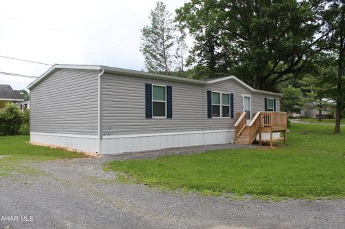 110 California Dr, Altoona, PA, 16602-7833 | Card Image