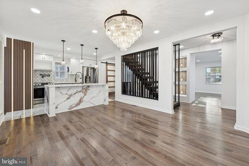 323 Derwyn Rd, LANSDOWNE, PA, 19050-1027 | Card Image