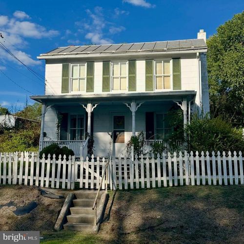 14065 S Middle Rd, EDINBURG, VA, 22824-3127 | Card Image