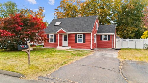 12 Glenmoor Dr, East Haven, CT, 06512-1209 | Card Image