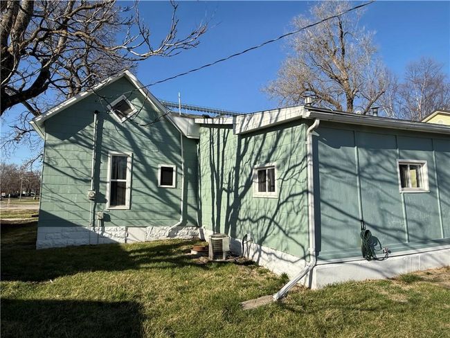 413 W 1 St St, House other with 2 bedrooms, 1 bathrooms and null parking in Cameron MO | Image 7