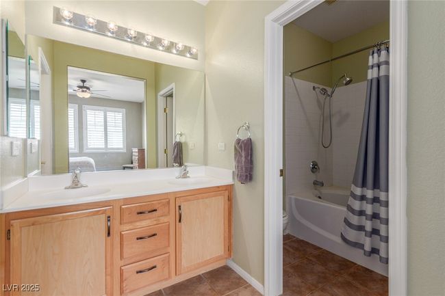 UNIT-202 - 10191 Deerfield Beach Ave, Condo with 3 bedrooms, 2 bathrooms and null parking in Las Vegas NV | Image 6