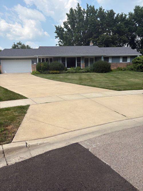 631 Joanne Ln, Dekalb, IL, 60115-1862 | Card Image