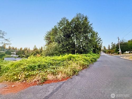 206 XX 13th Ct S, Seattle, WA, 98198 | Card Image