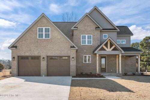 100 Blackwater Dr, Winterville, NC, 28590-9920 | Card Image