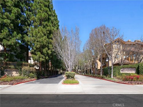 422-2595 Plaza Del Amo, Torrance, CA, 90503 | Card Image