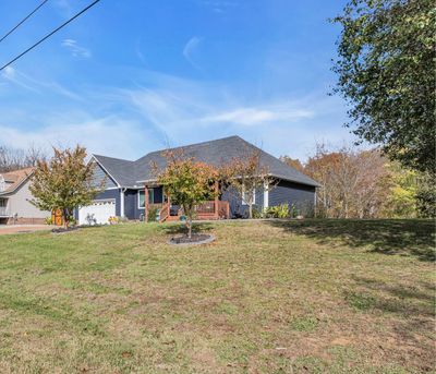 141 Crestview Dr, House other with 3 bedrooms, 2 bathrooms and 2 parking in Lewisburg TN | Image 2