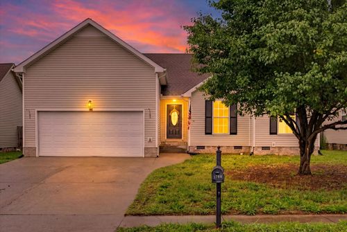 3706 Nadia Dr, Clarksville, TN, 37040-2580 | Card Image