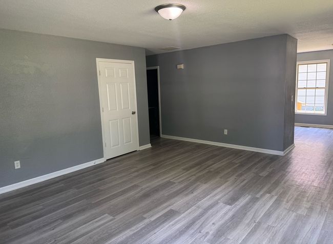 1312 N Hickory St, House other with 4 bedrooms, 2 bathrooms and 4 parking in Champaign IL | Image 6