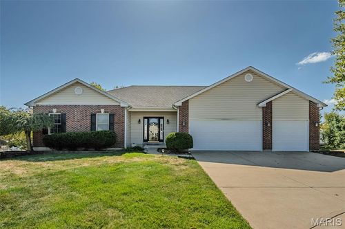 84 Reuben Ct, Saint Peters, MO, 63376-7855 | Card Image