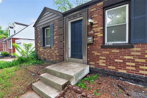 321 Henquin Drive, St Louis, MO, 63135 | Card Image