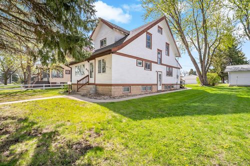 615 7th St, Kenyon, MN, 55946-1212 | Card Image