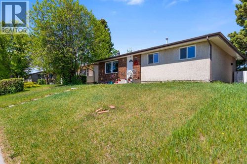 4140 Maryvale Drive Ne, Calgary, AB, T2A2T1 | Card Image