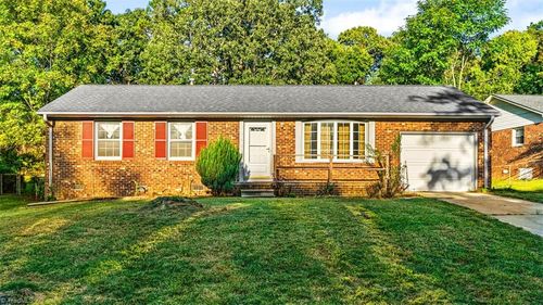 4105 Flagstaff Ct, Greensboro, NC, 27406-6305 | Card Image