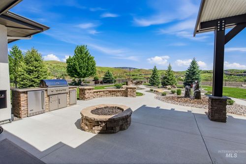 19265 N Eaglestone Pl, Eagle, ID, 83714-2010 | Card Image