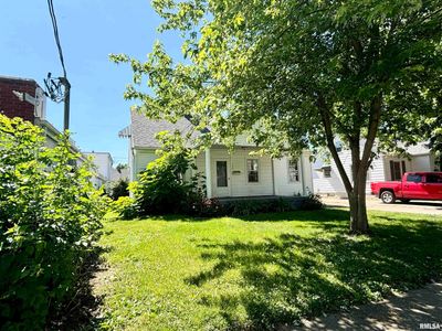 1217 S 7 Th Street, House other with 2 bedrooms, 1 bathrooms and null parking in Pekin IL | Image 2