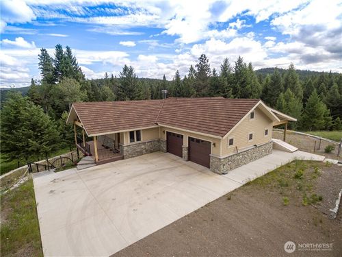 54 Spring Meadow Ln, Oroville, WA, 98844-9407 | Card Image