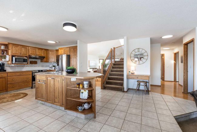 37 Stein Close Se, Home with 6 bedrooms, 3 bathrooms and 7 parking in Medicine Hat AB | Image 16
