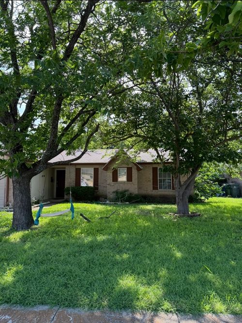1606 Dove Dr, Garland, TX, 75040-8206 | Card Image