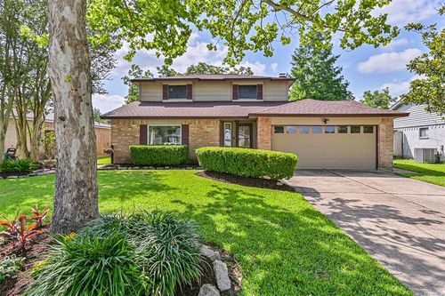 4211 Lucian Ln, Friendswood, TX, 77546-4214 | Card Image
