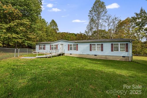 225 Kirk Way, Candler, NC, 28715-9582 | Card Image