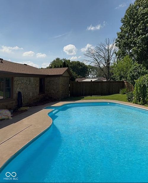 5331 Birch Ln, Greenwood, IN, 46143-8951 | Card Image