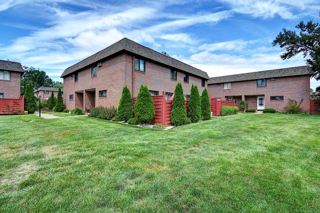 21 - 21 Sharon Ln, Condo with 2 bedrooms, 2 bathrooms and null parking in Wethersfield CT | Image 36