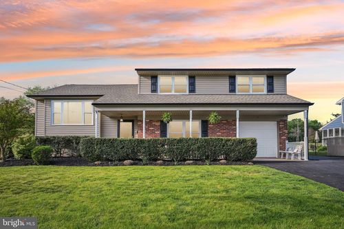 48 Evergreen Ln, BURLINGTON, NJ, 08016-3128 | Card Image