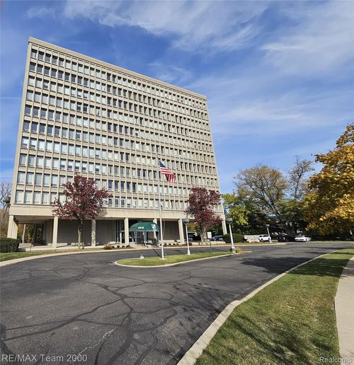 apt-709-22700 Garrison St, Dearborn, MI, 48124-2199 | Card Image