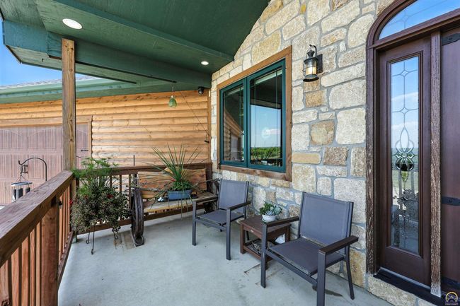 6010 Sw Douglas Rd, House other with 3 bedrooms, 3 bathrooms and null parking in Topeka KS | Image 4
