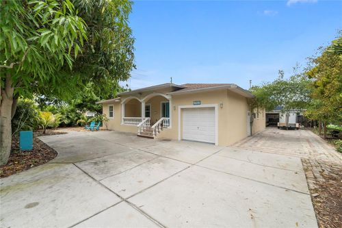 1701 38th Ave N, ST PETERSBURG, FL, 33713-1928 | Card Image