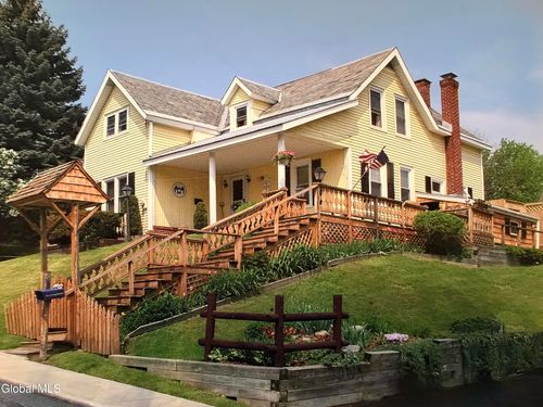 17 John St, Ticonderoga, NY, 12883-1225 | Card Image