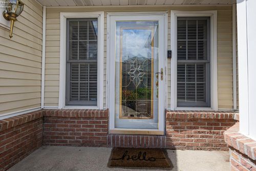 1511 Timber Lake Ln, Sandusky, OH, 44870-7003 | Card Image