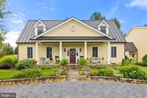 6437 John S Mosby Hwy, MIDDLEBURG, VA, 20117-5312 | Card Image