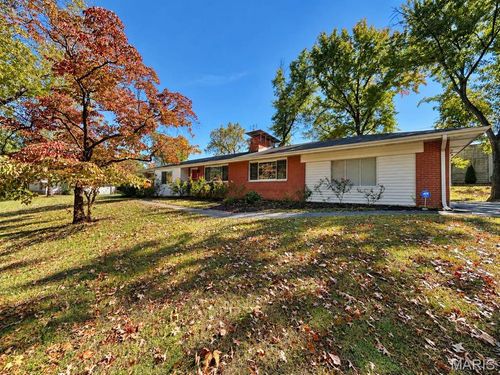 10056 Briarwood Drive, St Louis, MO, 63124 | Card Image