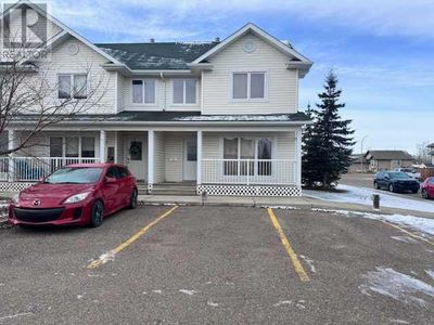 4727 20 St, Townhouse with 4 bedrooms, 2 bathrooms and 2 parking in Lloydminster SK | Image 1