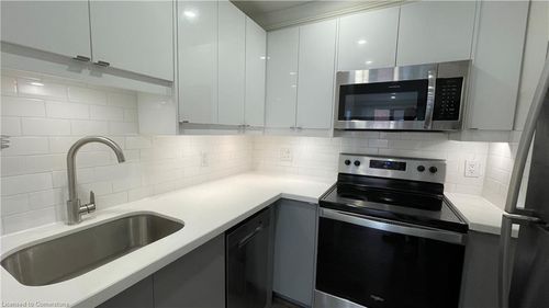 305-700 Lawrence Rd, Hamilton, ON, L8K1Z5 | Card Image