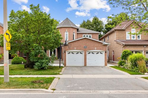 6796 Dillingwood Dr, Mississauga, ON, L5N6Z9 | Card Image