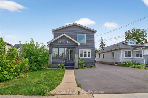 3 Wardrope Ave, Stoney Creek, ON, L8G1R9 | Card Image