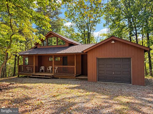 1333 Mountain Lake Rd, HEDGESVILLE, WV, 25427-3861 | Card Image