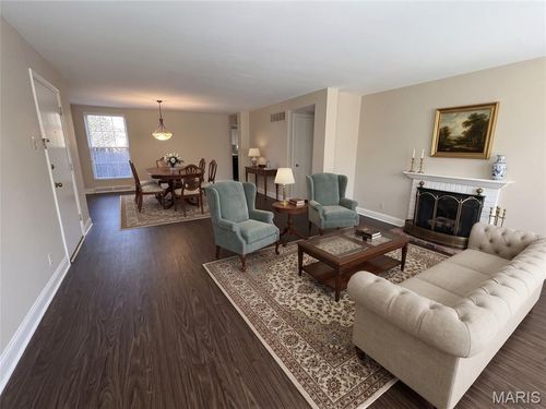 1130 S Mason Rd, Saint Louis, MO, 63131-1039 | Card Image
