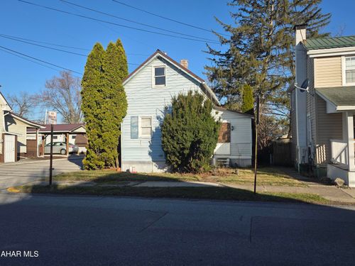 401 Garber St, Hollidaysburg, PA, 16648-1537 | Card Image