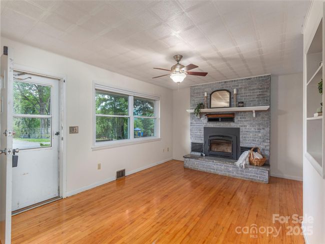 151 Ingram Loop, House other with 3 bedrooms, 2 bathrooms and null parking in Clyde NC | Image 7