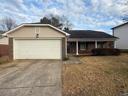 143 Hollington Dr Ne, Huntsville, AL, 35811-8716 | Card Image