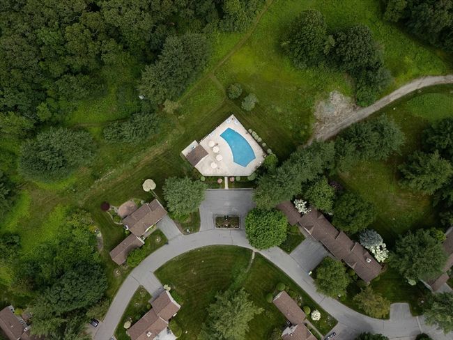 10 - 10 Fox Holw, Condo with 2 bedrooms, 3 bathrooms and 2 parking in Wayland MA | Image 40