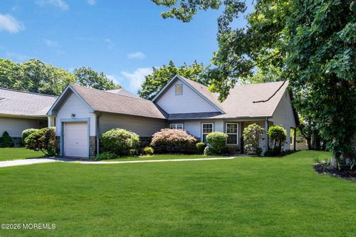 2 Taylor Ln, Jackson, NJ, 08527-3914 | Card Image